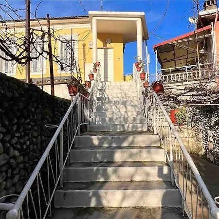 Vila Rroji *