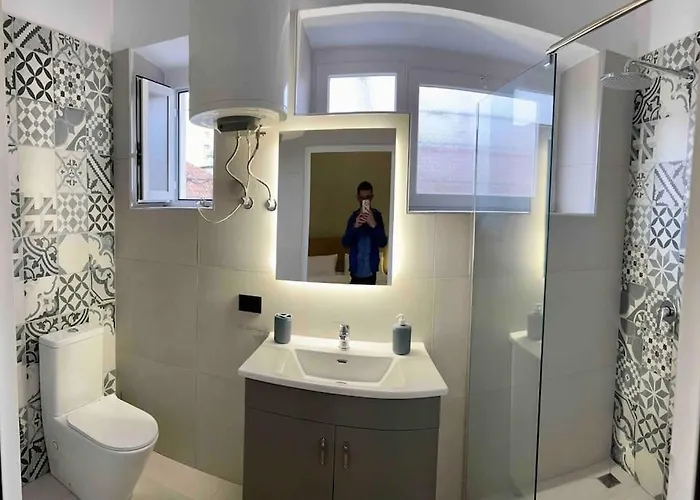 فيلة Rroji شكودر