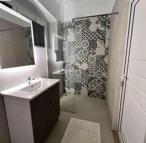 فيلة Rroji شكودر